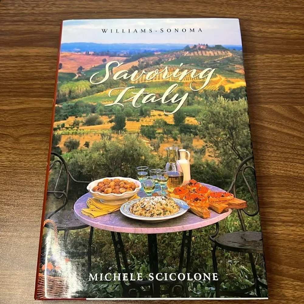 Williams-Sonoma Savoring Italy Cookbook / Coffee Table Book